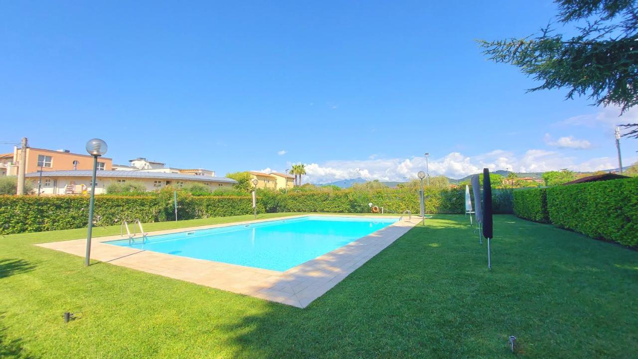 Colors POOL apartment Bardolino Extérieur photo