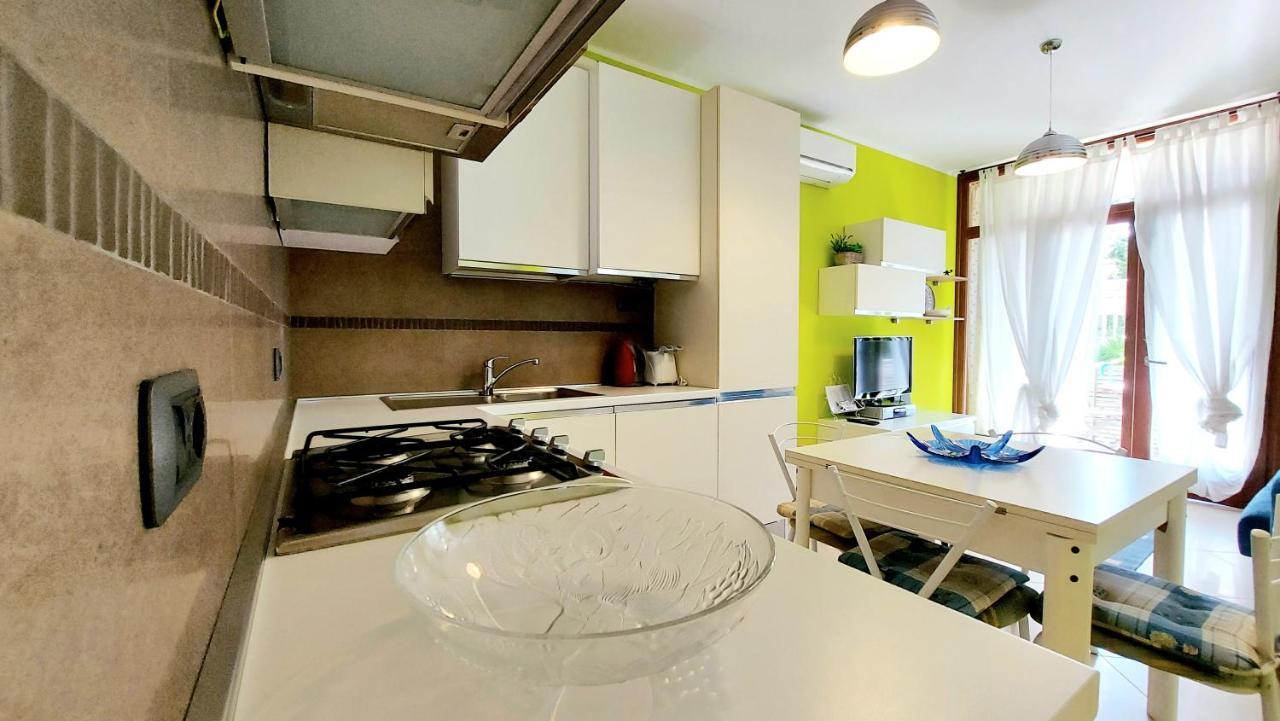 Colors POOL apartment Bardolino Extérieur photo