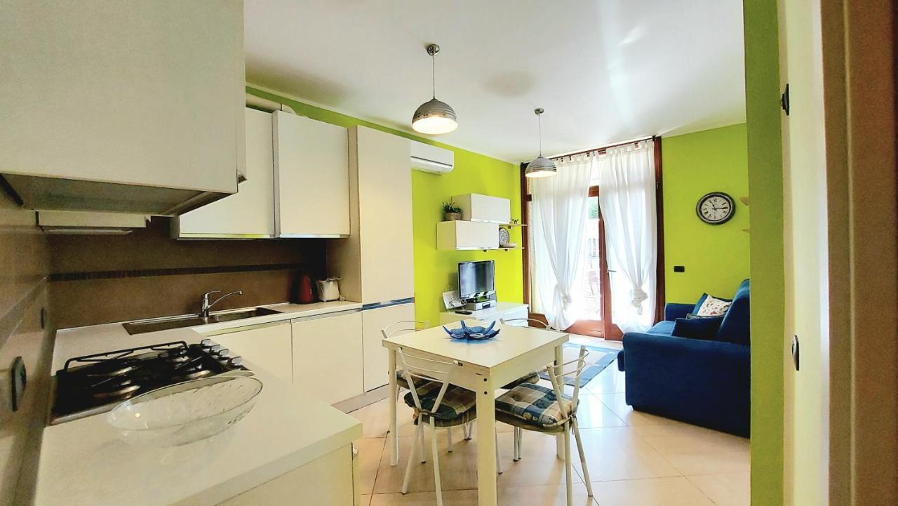 Colors POOL apartment Bardolino Extérieur photo
