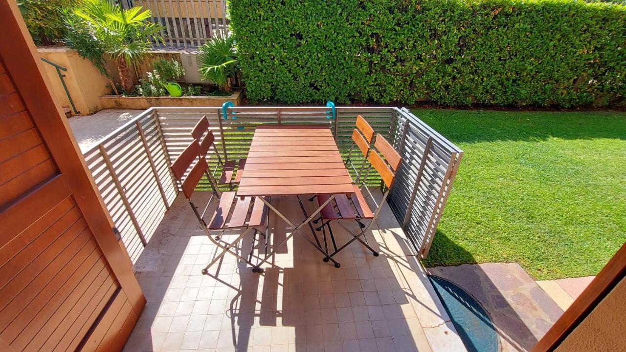 Colors POOL apartment Bardolino Extérieur photo
